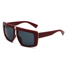 Load image into Gallery viewer, Bold Retro Women&#39;s Vintage Oversized Sunglasses
